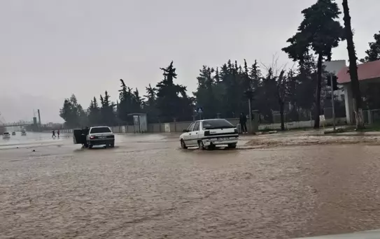 Şanlıurfa'da Sağanak Yağış Hayatı Olumsuz Etkiledi