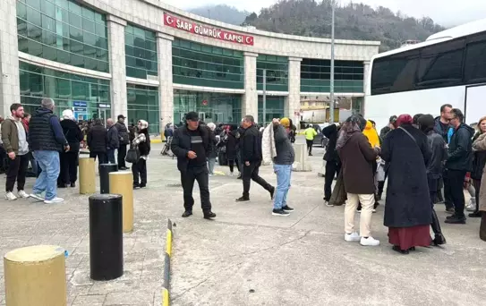 Sarp Sınır Kapısı'nda Bayram Yoğunluğu