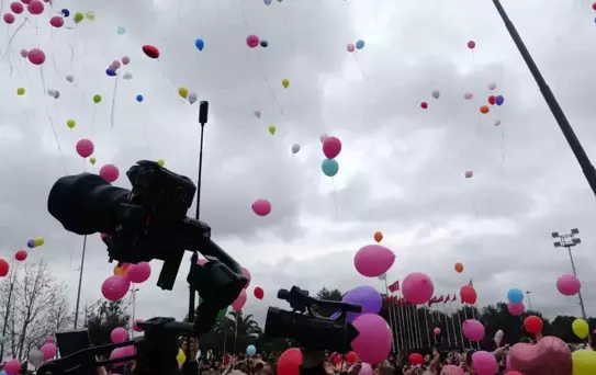 Tuzla'da balonlar kanseri yenen Almira için gökyüzüne uçtu