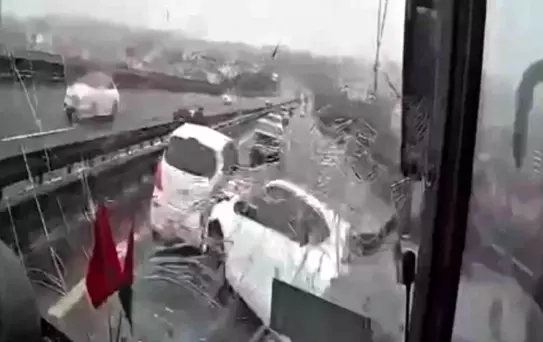 TEM Otoyolu'nda Zincirleme Kaza: 8 Yaralı