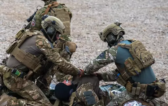 Avrupa ülkesinde acil durum! Akaryakıta kota geldi, asker sahaya indi