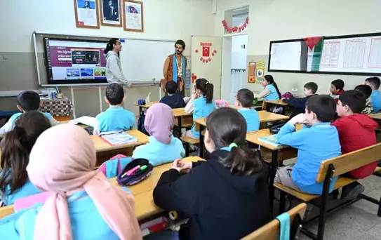 Başkan Altay: '31 ilçede 165 bin öğrencimize tasarruf ve milli teknoloji hamlesi bilinci kazandırıyoruz'