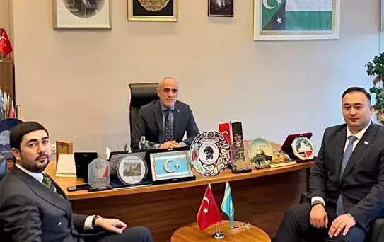 Cumhurbaşkanı Başdanışmanı Topçu, Kazakistan Halk Asamblesi Yardımcısı Akhmetov ile görüştü