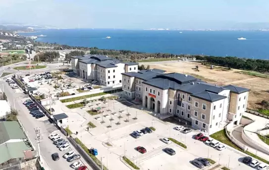 Darıca'da yeni hükümet konağı ve belediye binası hizmete başladı