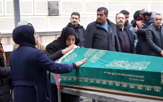 Boşanma Aşamasındaki Kadın Vahşice Öldürüldü