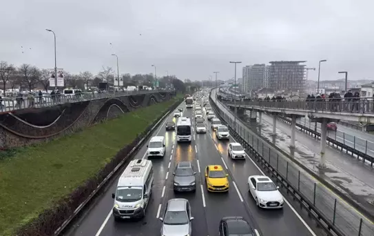 İstanbul'da bayram dönüşü trafik yoğunluğu