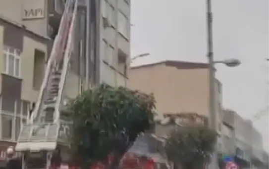 Küçükçekmece'de Yangın