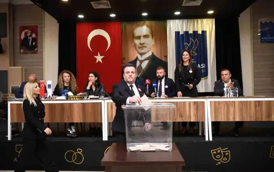 Kuşadası Belediye Başkanı Günel'in yerine Demirtaş getirildi