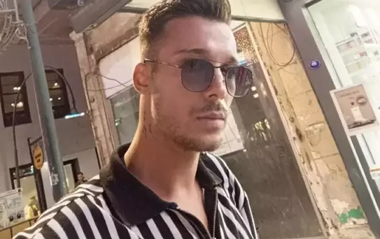 Kalbinden bıçaklanan genç müzisyen hayata veda etti