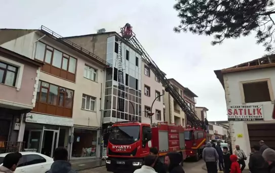 Refahiye'de tarihi lokantada baca yangını paniğe neden oldu