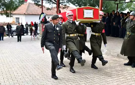 Alaşehirli Kıbrıs Gazisi son yolculuğuna uğurlandı