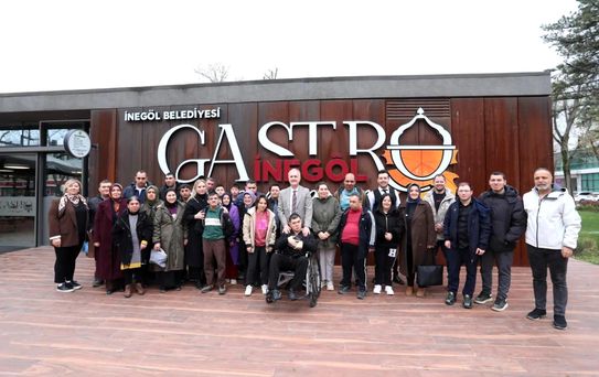 Alper Taban, Engelsiz Yaşam Merkezi öğrencileriyle kahvaltıda buluştu