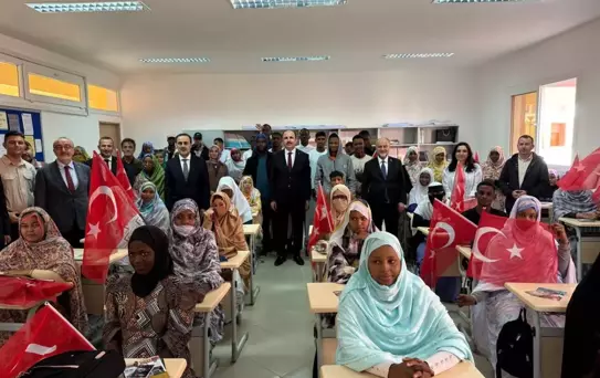 Başkan Altay'ın Moritanya Ziyaretinde Afrikalı Öğrenciden İstiklal Marşı Sürprizi