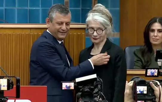 Emine Ülker Tarhan 12 yıl sonra CHP'ye döndü
