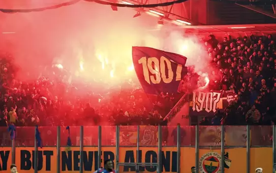 Fenerbahçe'de yaprak dökümü! 2 yıldıza 'Güle güle' denecek 