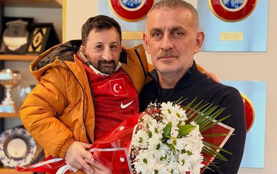 Geceye damga vuran kare! Canlı yayında gülme krizine girdiler