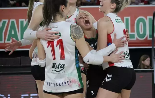 Karşıyaka Yarı Finalde