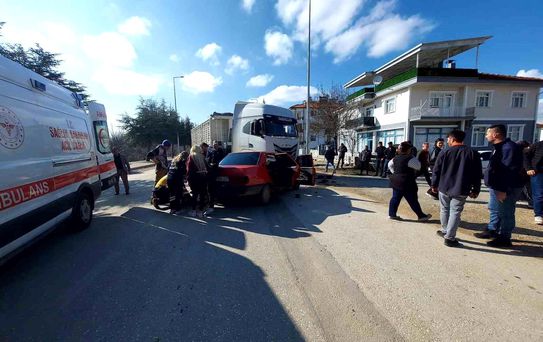 Isparta'da Trafik Kazası: 4 Yaralı