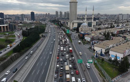 4 cezaevi aracı birbirine girdi; 6'sı jandarma 17 kişi yaralandı