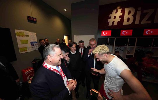 Cumhurbaşkanı Erdoğan, A Milli Takım'ı Tebrik Etti