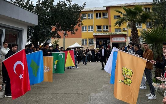 Osmaniye'de Nevruz'da hem eğlendiler hem yardım ettiler