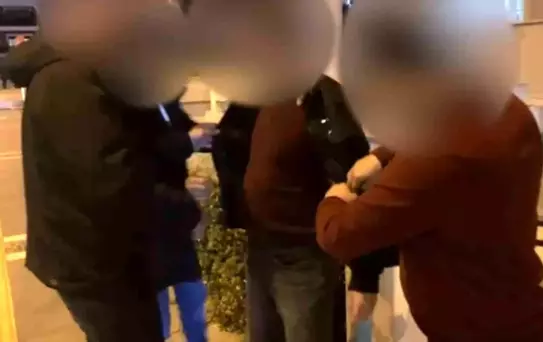 Polis, 'rüşvet dolarları'nı ele geçirdi