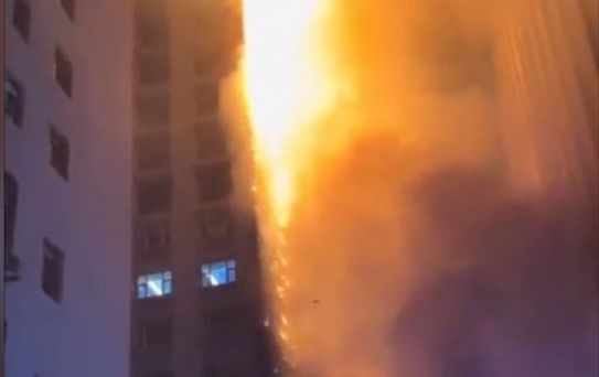 Çin'de Yüksek Katlı Bina Yangını: 3 Ölü, 23 Yaralı