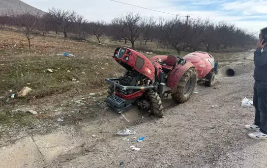 Doğanşehir'de Traktör Devrildi: 2 Yaralı
