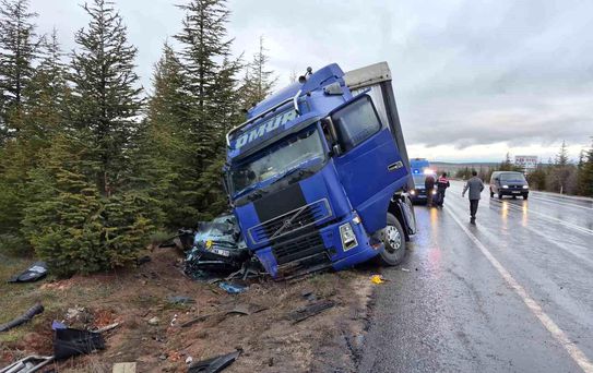 Eskişehir'de Feci Kaza: 1 Ölü, 2 Yaralı