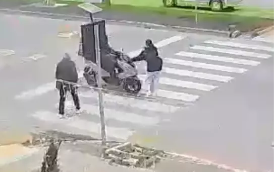 Mersin'de Motokurye Kaza Yaptı