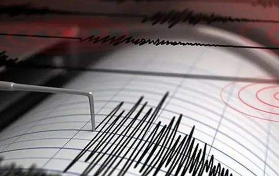 Pasifik'teki ada ülkesi Vanuatu'da 7,3 büyüklüğünde deprem