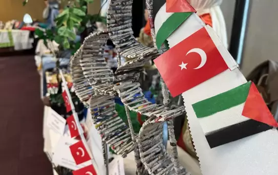 Atık Malzemelerden Minyatür Gemiyi Canlandırdı