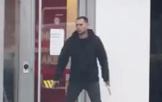 Beşiktaş'ta bankayı basan silahlı saldırgan: Sevgime karşılık alamayınca korkutmak istedim