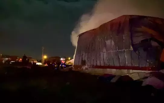 Osmaniye'de Fabrika Yangını Kontrol Altına Alındı