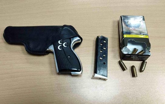 Edirne Sınırında Kaçak Silah ve Sigara Operasyonu