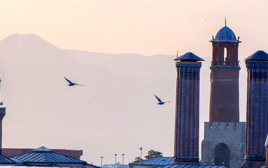 Erzurum Marşı'na Yeniden Hayat