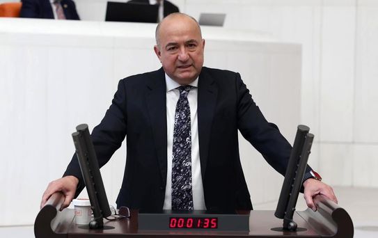 AK Partili Gider'den Özgür Özel'e: 'Boş ver sen köprüyü bedava yapmayı. Belediye başkanına talimat ver, suyu bedava da yapmasın, en azından ucuzlatsın'
