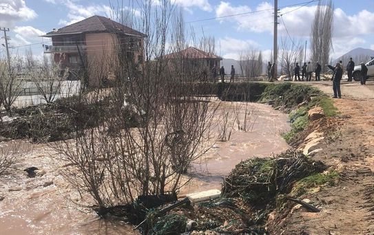 Elmalı'da Sağanak Tarım Arazilerini Vurdu