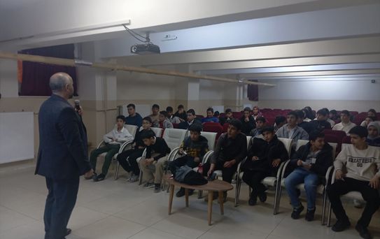 Baskil'de Öğrencilere Manevi Gelişim Semineri