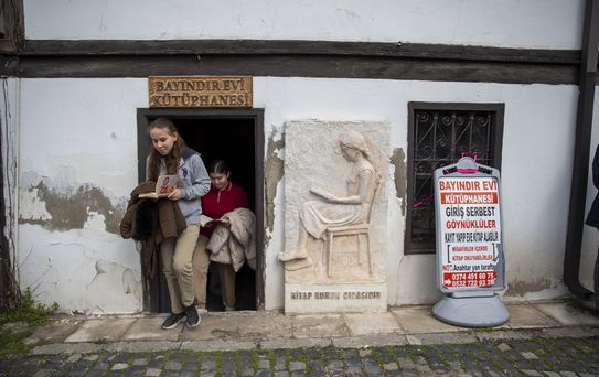 Ata Yadigarı Kütüphane Öğrencilerin İlgi Odağı