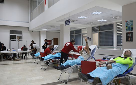 Edirne Emniyet Müdürlüğü kan bağışı etkinliği düzenledi