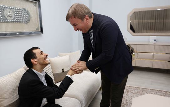 Vali Aydoğdu'dan Görme Engelli Hafıza Hediyeler