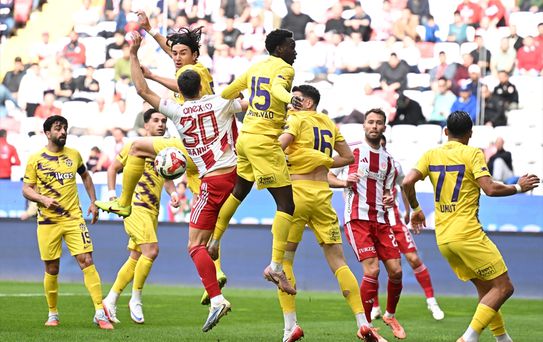 Antalyaspor ve Eyüpspor'ın Maçı 0-0 Bitti