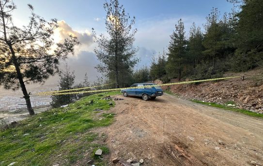 Ormanda Park Halindeki Araçta Erkek Cesedi Bulundu