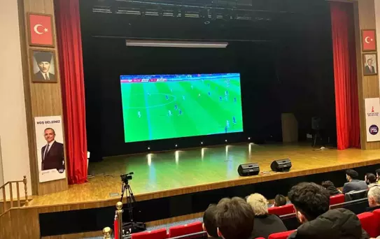 Sancaktepe'de tarihi gece: 24 yıllık Dünya Kupası hasreti dev ekran coşkusuyla son buldu