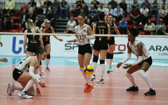 Voleybolda Final Etabı Alanya'da Devam Ediyor