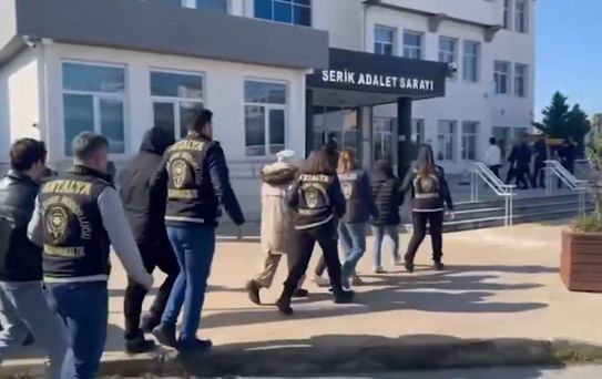 Dolandırıcılara Büyük Darbe: 180 Gözaltı!