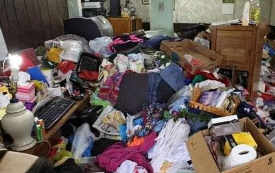 Biriktirme hastalığı felaketle bitti: 57 yaşındaki kadın kendi evinde eşyaların altında can verdi