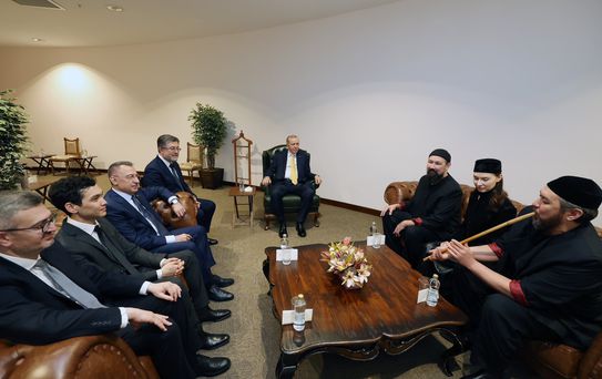 Cumhurbaşkanı Erdoğan, 'Ay Yola' Müzik Grubunu Ağırladı