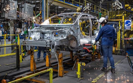 Otomotiv devi elektrikli araç üretimini durdurdu! Binlerce kişi işten çıkarılıyor
